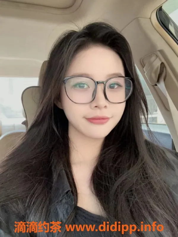 深圳楼凤资源信息,龙华区22岁小敏儿，独陇服务超值体验