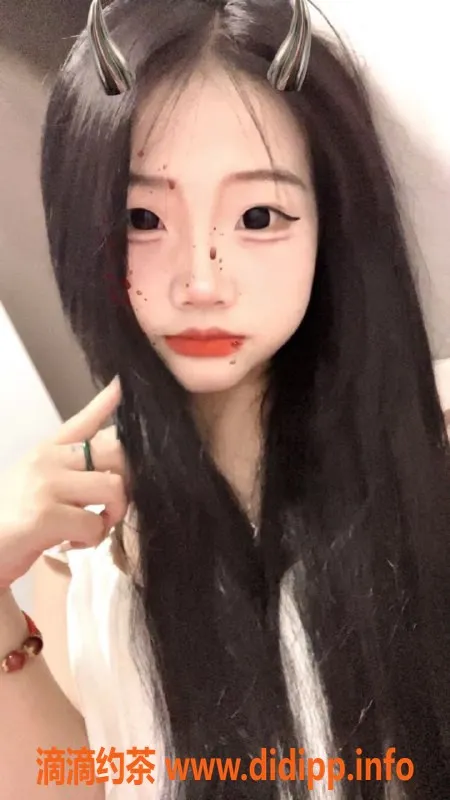 成都楼凤资源信息,成都小欢，16岁娇小妹子，500元一次服务