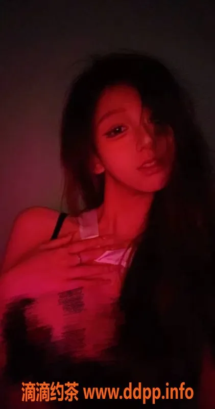 成都楼凤-成华区小椰子，174cm嫩妹，车费优惠中！