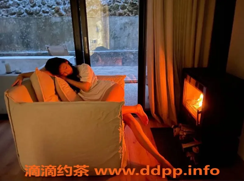 成都楼凤-成华区小椰子，174cm嫩妹，车费优惠中！