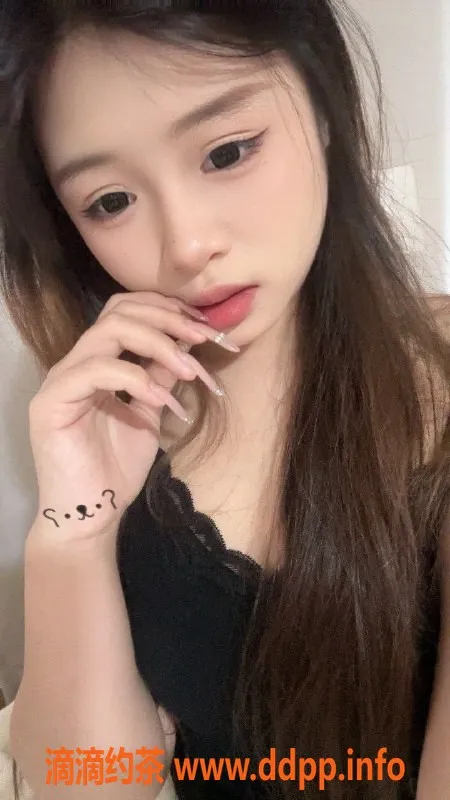 深圳楼凤资源信息,坂田嫩妹佳怡，700元享制服服务