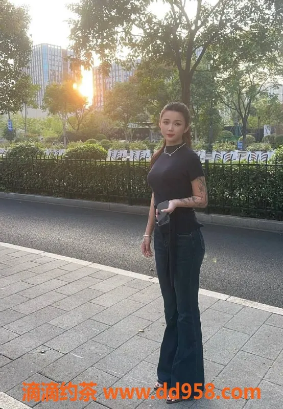 台州楼凤-台州晶晶：167cm、55kg，性价比高的靠谱品茶