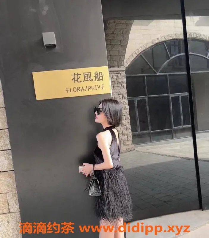 深圳楼凤-福田私约 21岁艺名小璐 身高167重45kg