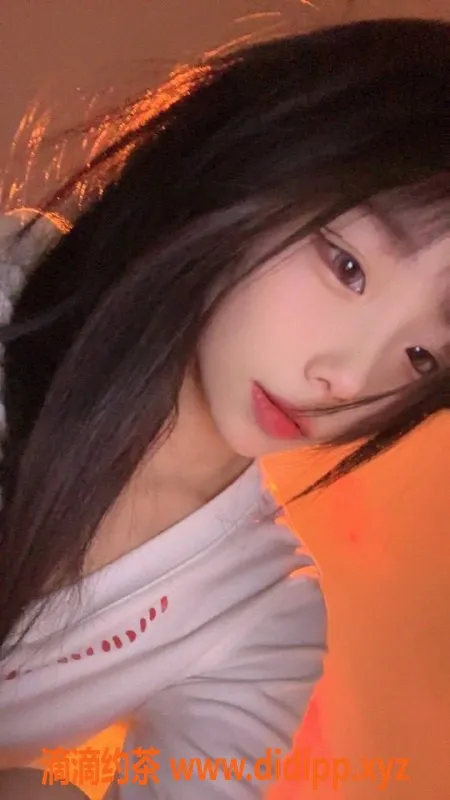 广州楼凤-天河王同学：嫩妹，为你舌吻，体验只需10P