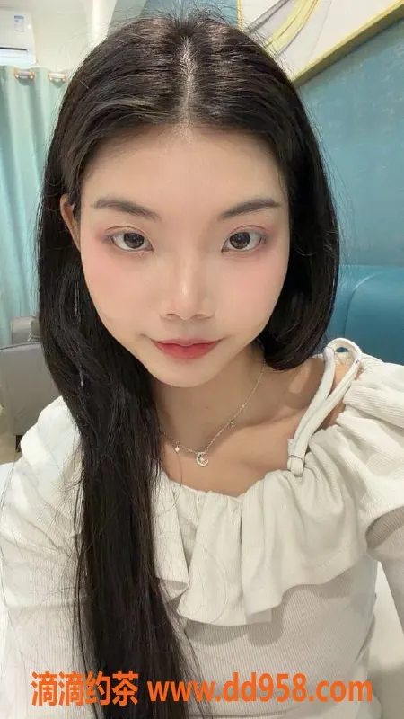 成都楼凤-武侯区嫩妹小冬，颜值高身材好，6P服务