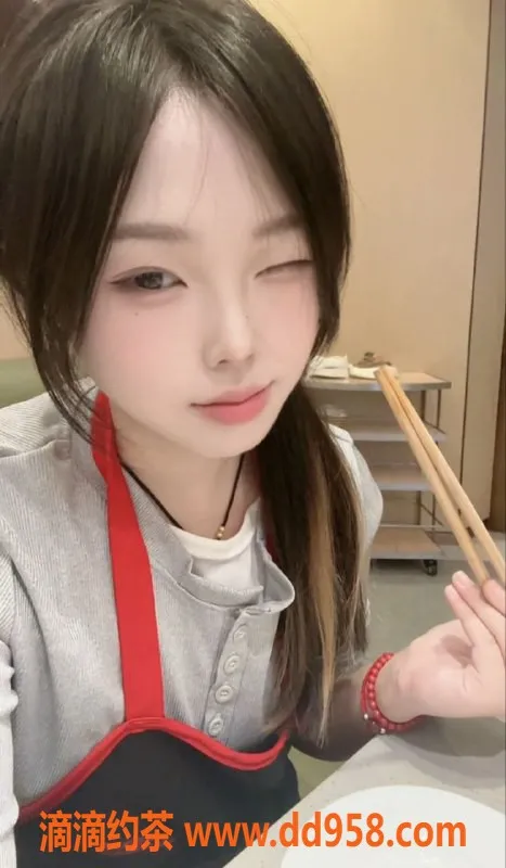 深圳楼凤资源信息,宝安嫩妹丸丸，700元调情女友感服务