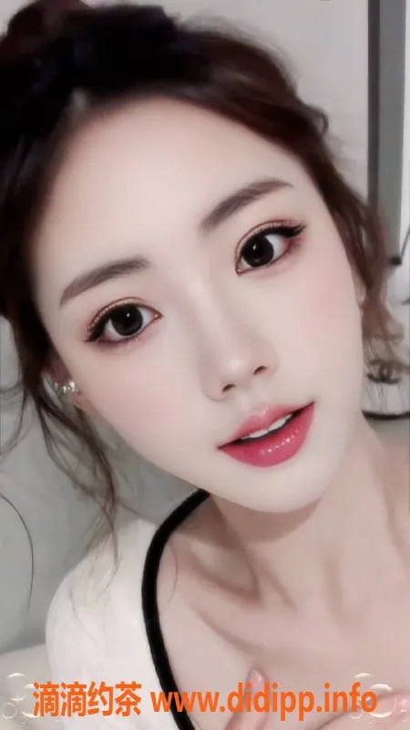 深圳楼凤-南山小白，身高165cm，胸C，900元起