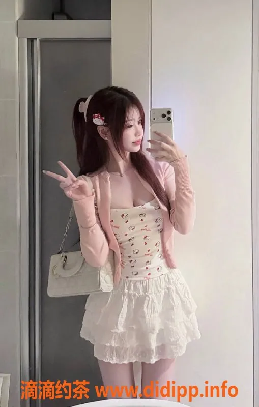 广州楼凤-天河小不点，陪浴SM新体验，700p起