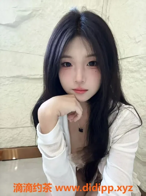 无锡楼凤资源信息,滨湖万达公寓06，大长腿少女陪浴服务