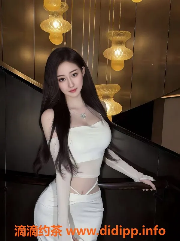 无锡楼凤-梁溪区高颜值露露，模特身材美腿陪浴