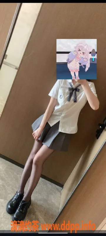 无锡楼凤-梁溪区高颜值芬达，165cm大长腿陪浴服务