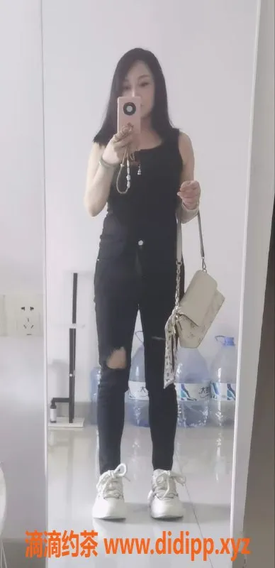 广州楼凤-天河区158C罩杯少妇，水费500p，服务多样