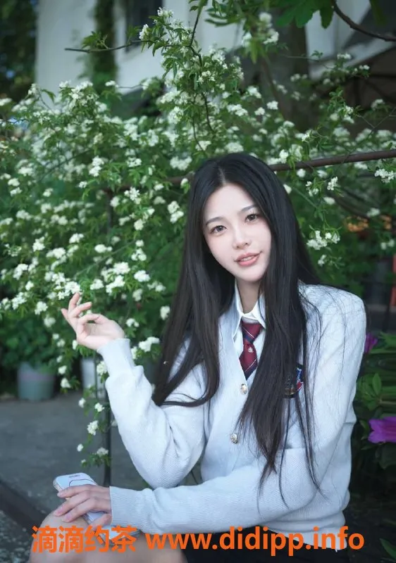 常州楼凤-常州小雪，24岁，167cm，96体重，价格8起