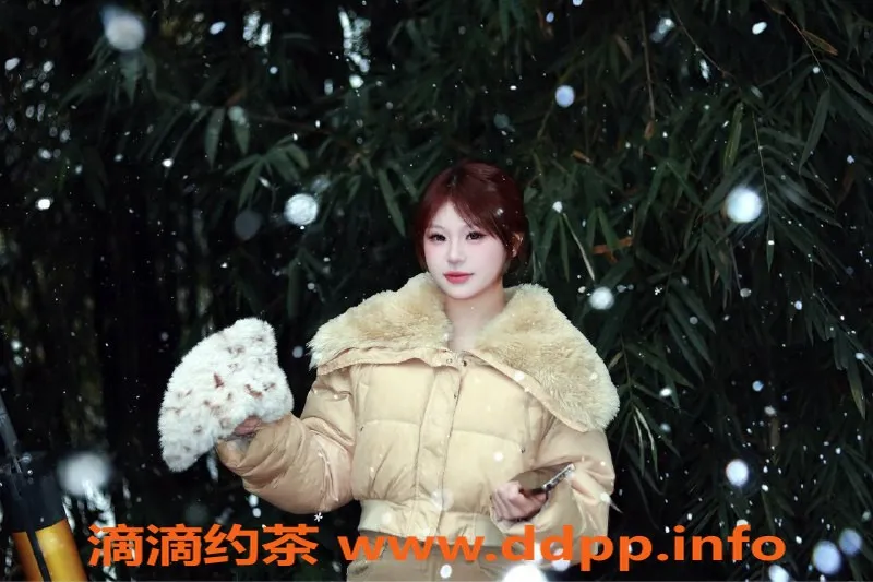 广州楼凤-天河嫩妹嘉嘉：巨乳鸳鸯浴服务体验