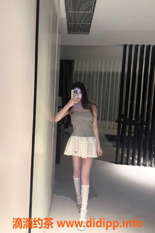 广州楼凤-天河嫩妹伊伊，800p热情服务等你体验