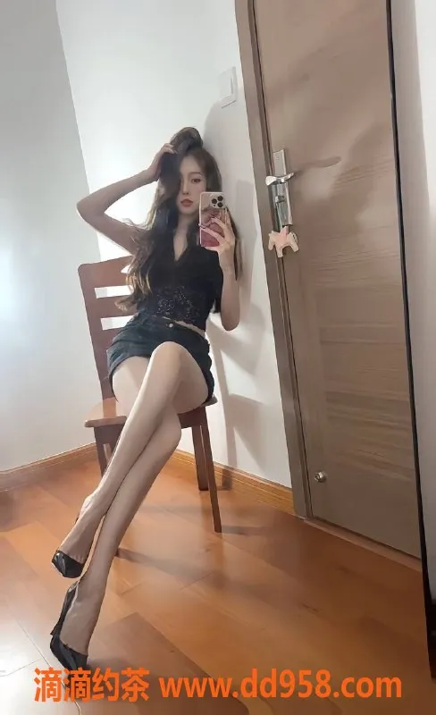 广州楼凤-天河模特紫彤，1700p，御姐大长腿等你来体验