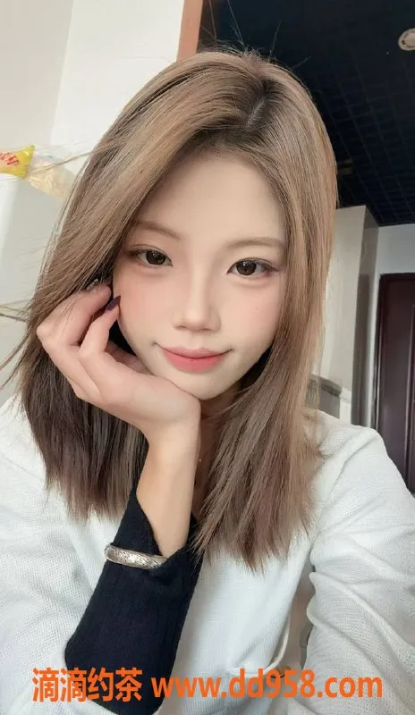 深圳楼凤-南山嫩妹小鱼，700P起，制服诱惑体验