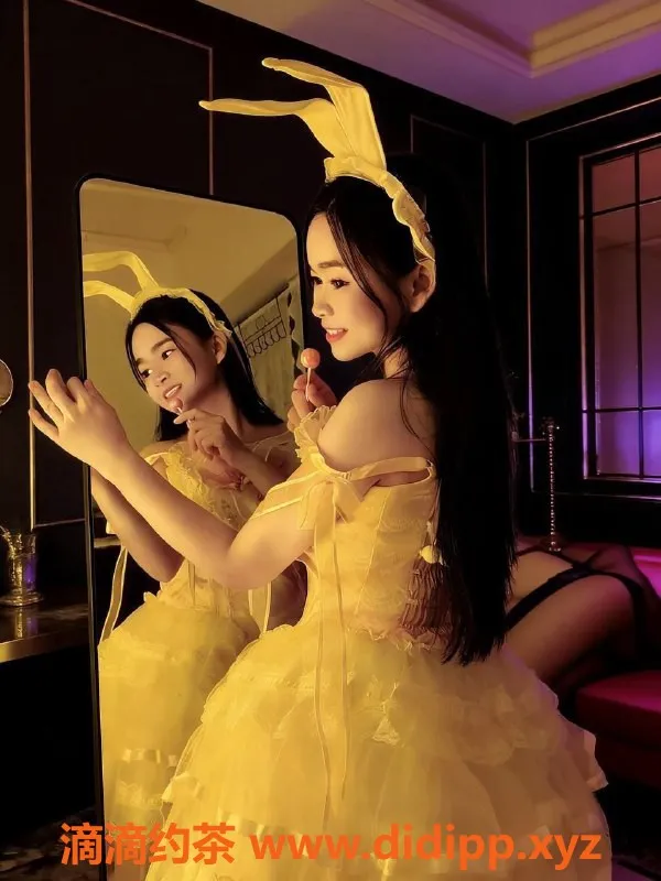 广州楼凤-天河依依，600课费，鸳鸯浴服务