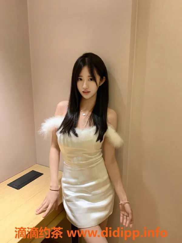 广州楼凤-天河嫩妹嘉怡，800水费带你体验不一样的快乐！