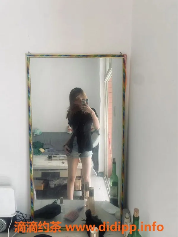 成都楼凤-成都小思，17岁163身材匀称，服务良心价600！