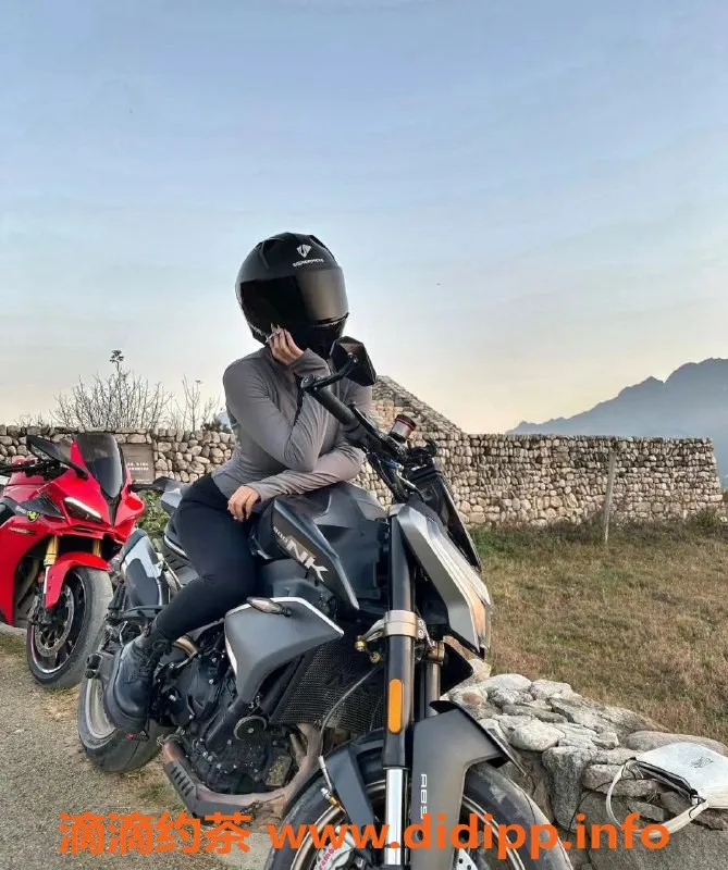 深圳楼凤-南山九儿，胸推、舌吻超赞体验