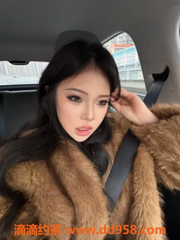 广州楼凤-海珠御姐泡泡，水费1188p，嫩妹服务超赞！