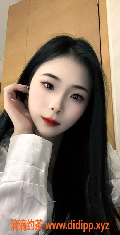 杭州楼凤-余杭小姨，19岁，45kg，167cm，诱人服务等你体验