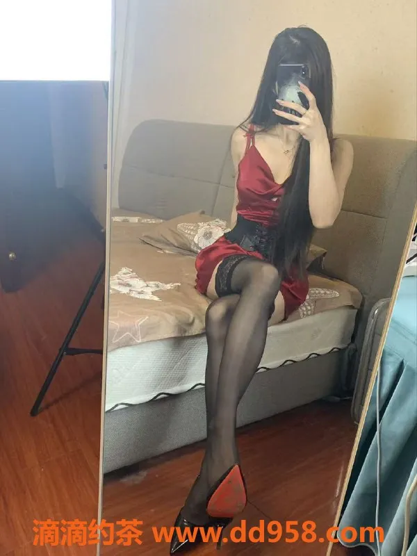 广州楼凤-海珠嫩妹金欣儿，800水费，长腿魅力无穷