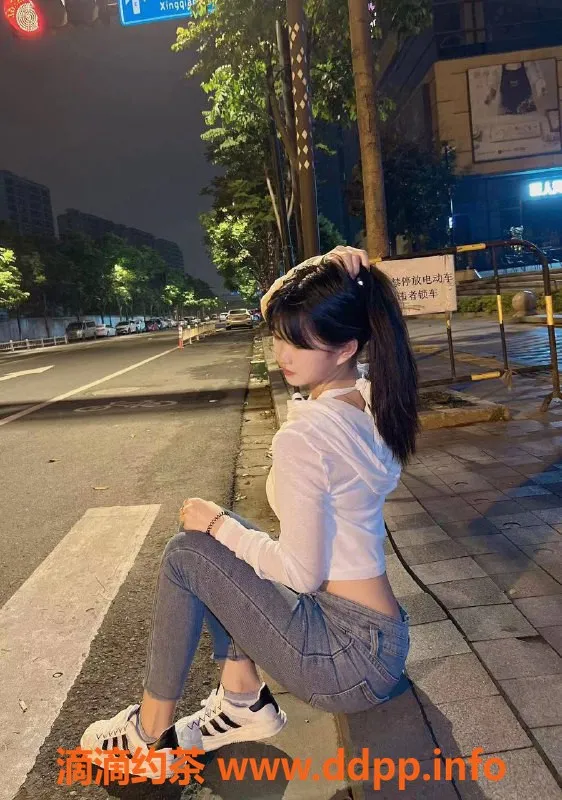 杭州楼凤-余杭区小晴子，165高挑34B，超值服务