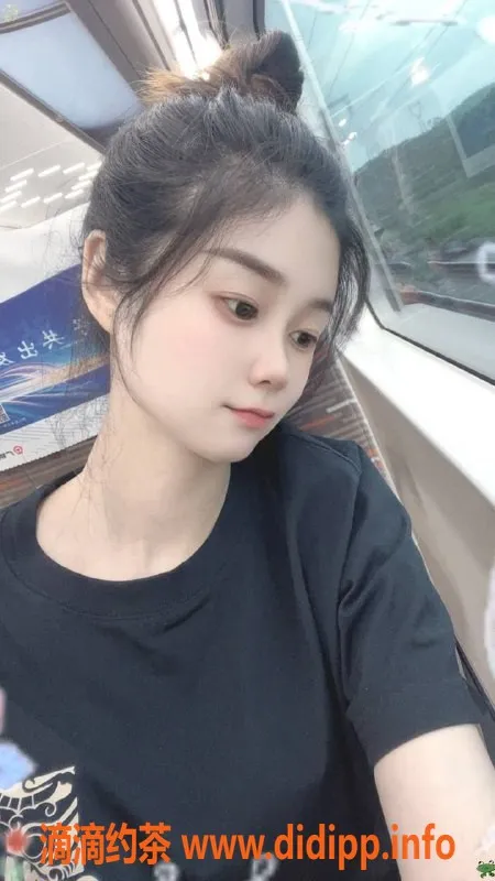 深圳楼凤-罗湖思思，600元舌吻与鸳鸯浴等服务