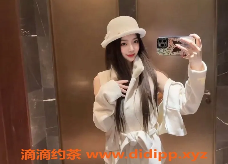 常州楼凤-常州欢欢，21岁，166cm，93斤，胸围C