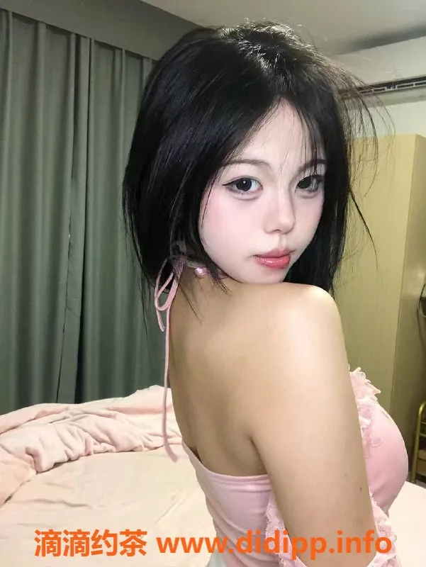 深圳楼凤-福田嫩妹呆瓜，700元起，制服控必看！