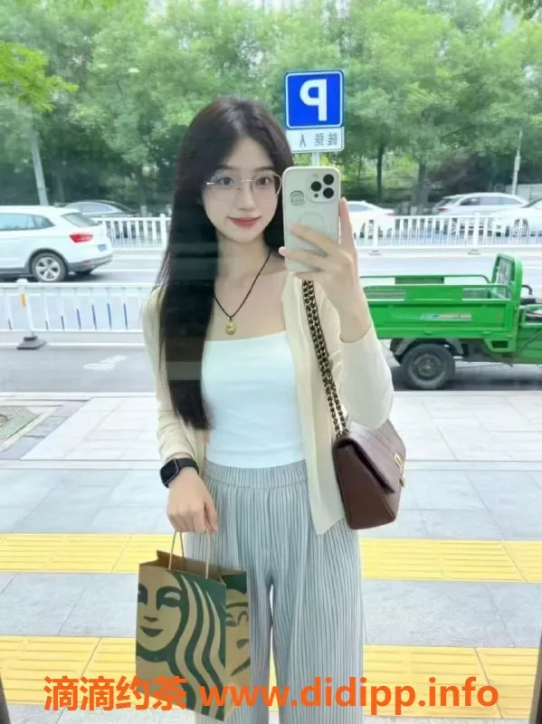 广州楼凤-天河安娜，23岁气质美女，166cm 42斤！