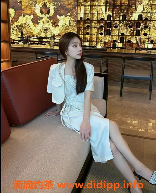 成都外围-成都圆圆：19岁嫩妹，160身高86斤，性价比高