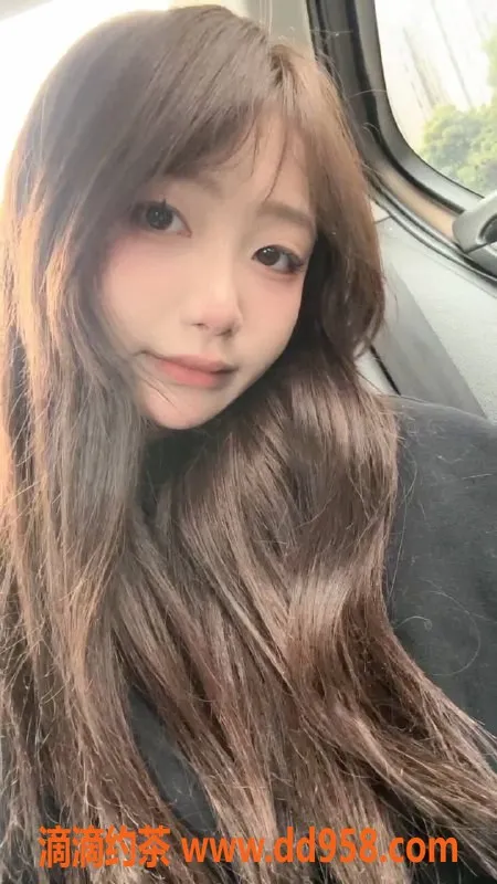 成都楼凤资源信息,成华区小月月，18岁165cm，90斤，牛奶B+，服务多样