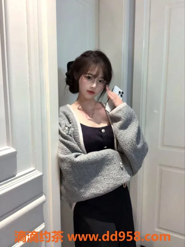 广州楼凤-天河嫩妹小饺子，1100p舌吻服务体验