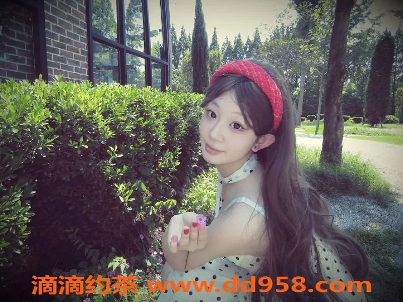 常州楼凤-常州喵喵，身高164，重92，胸围C，21岁