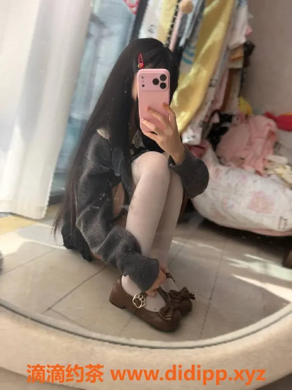 广州楼凤-天河嫩妹小眯，水费1000p，双飞体验