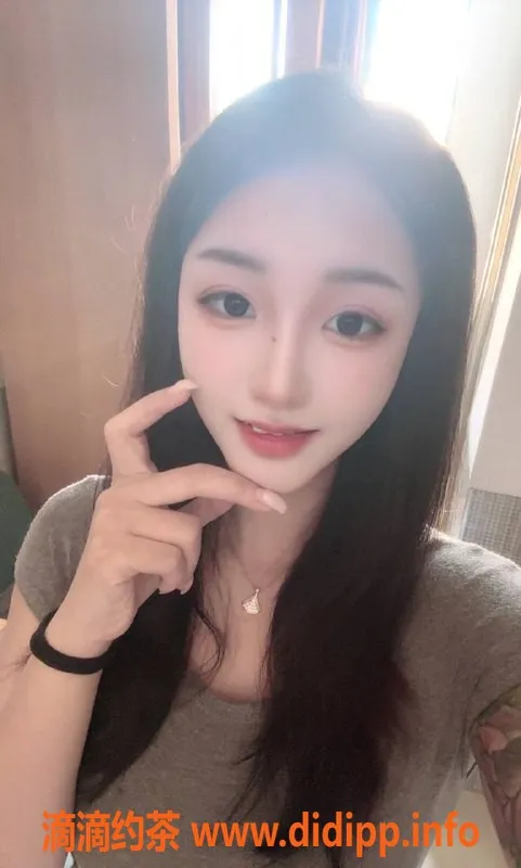 广州楼凤-番禺嫩妹木子，水费700p，多项服务等你体验