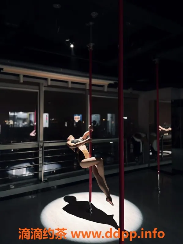 无锡上门服务-新吴区魅魔，166CM，45kg，超大胸伴浴服务