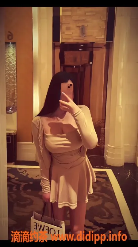 无锡上门服务-惠山区乃大大 高颜值19岁陪浴服务