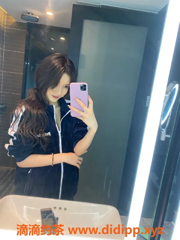 广州楼凤-海珠依依，御姐夜课鸳鸯浴8P等你来享受