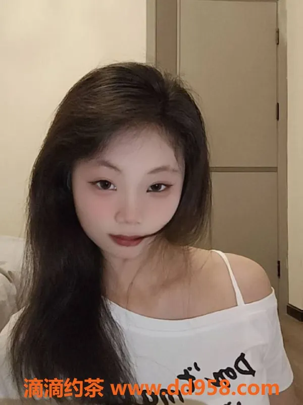 成都楼凤-成华区大学生香香，清纯靓丽，800元体验