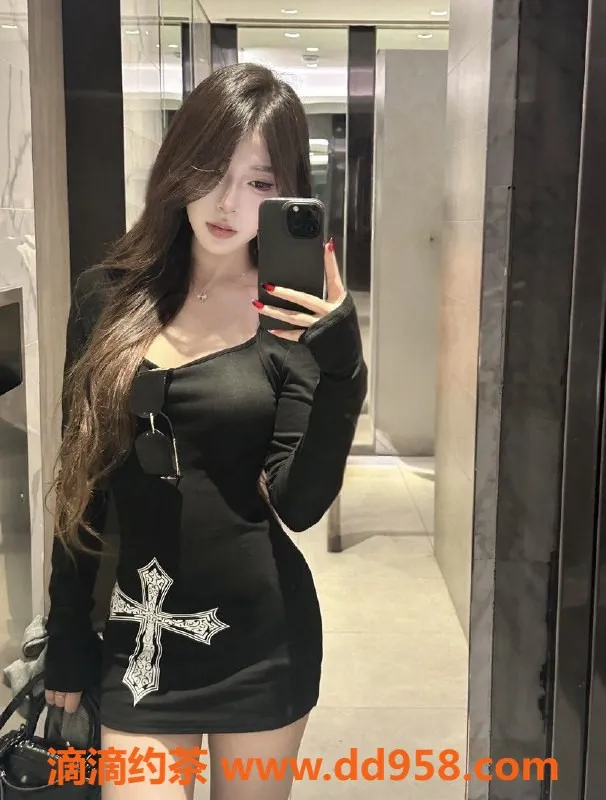 常州楼凤-武进菲儿，165厘米19岁嫩妹，陪浴服务只需800元