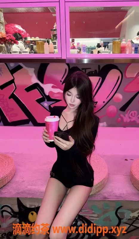 常州楼凤-武进菲儿，165厘米19岁嫩妹，陪浴服务只需800元