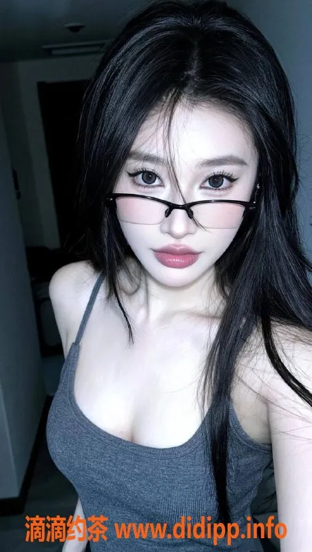 深圳楼凤资源信息,福田御姐洛晴，1100P，制服六九舌吻服务！