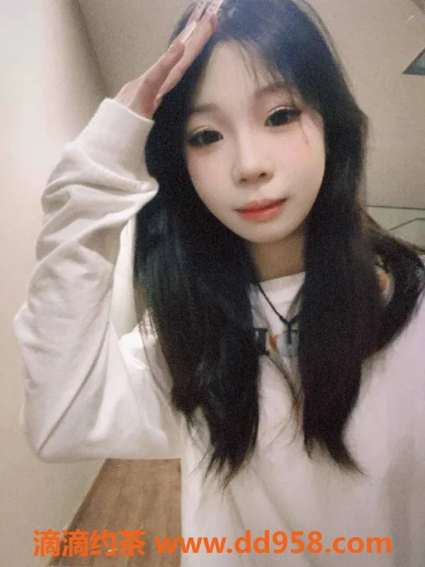 成都楼凤-成华区18岁排骨妹子，155cm 70斤，口技一般