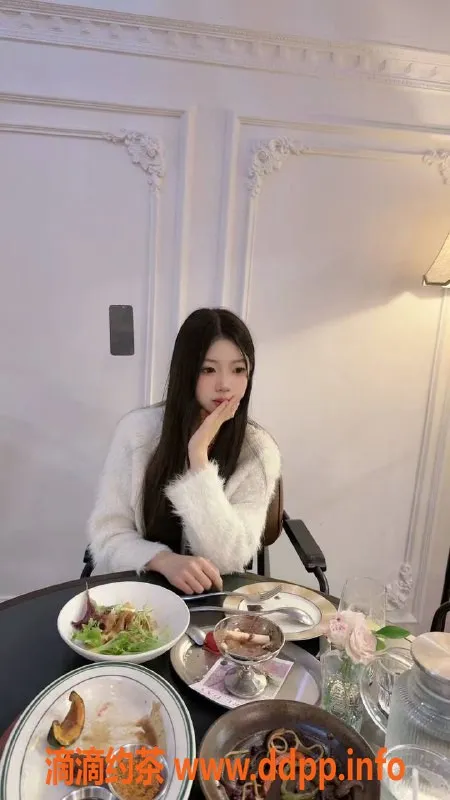 深圳楼凤-宝安小可爱，800元起，制服诱惑服务