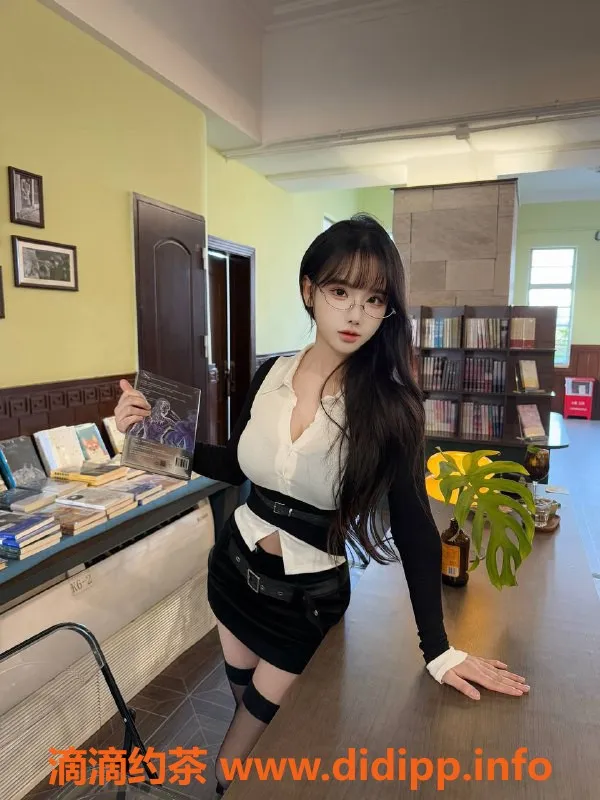 深圳楼凤资源信息,南山婉儿，167cm D罩杯，1200起价