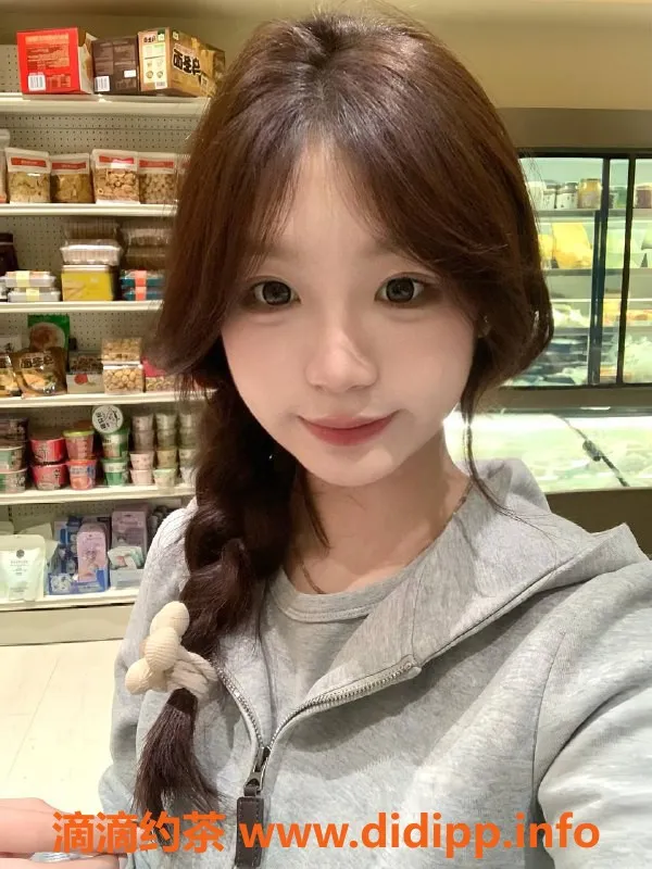 广州楼凤-天河嫩妹浅浅，7P鸳鸯浴等你体验